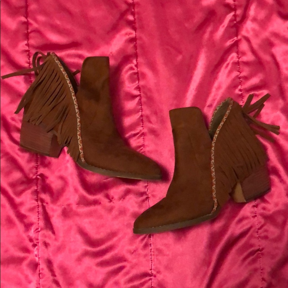 Mia Cowgirl Suede boots size 8.5